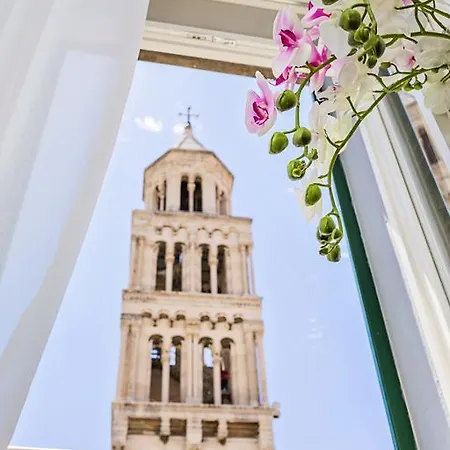 Heritage Antique Hotel