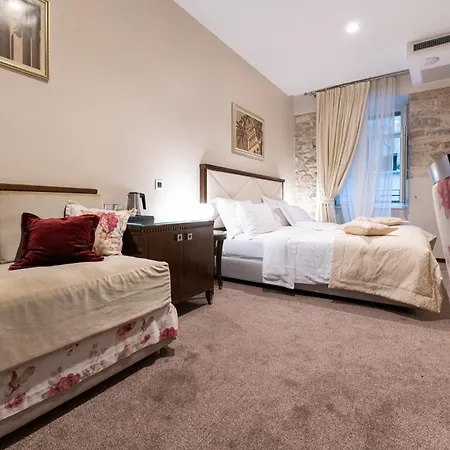 Heritage Antique Hotel