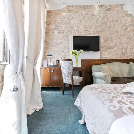 앤티크 스플릿 럭셔리 룸