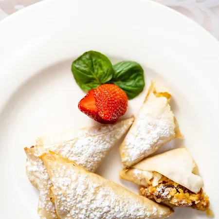 Heritage Antique Hotel 4*