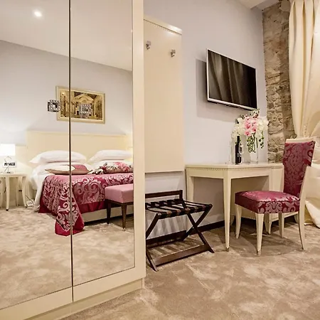 Heritage Antique Hotel