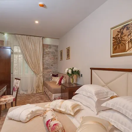 Heritage Antique 4*