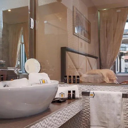 Heritage Antique Hotel 4*