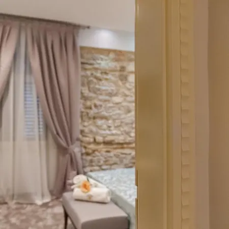 Heritage Antique Hotel 4*
