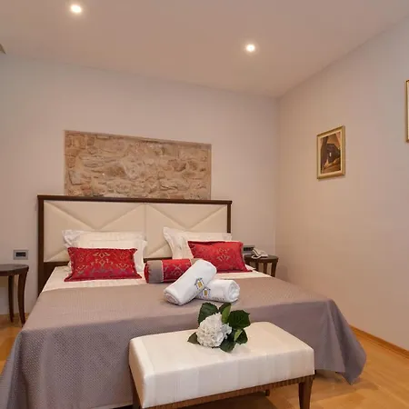 앤티크 스플릿 럭셔리 룸 스플리트