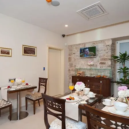 Hotel Heritage Antique 4*