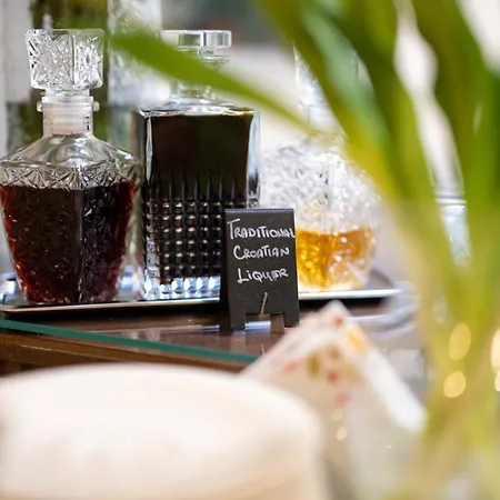 Heritage Antique Hotel 4*