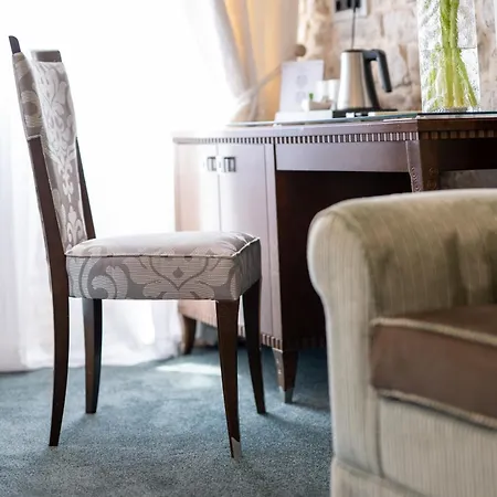 Heritage Antique Hotel 4*