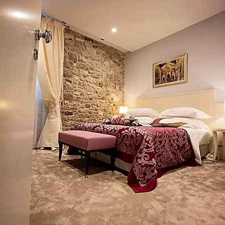 Heritage Antique 4*