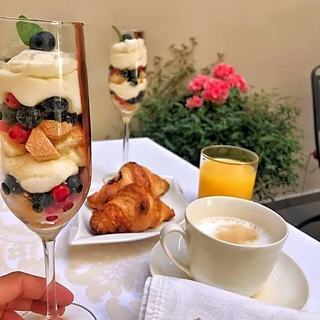 Heritage Antique Hotel 4*