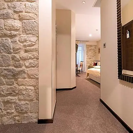 Heritage Antique 4*