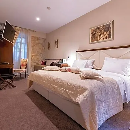 Hotel Heritage Antique 4*