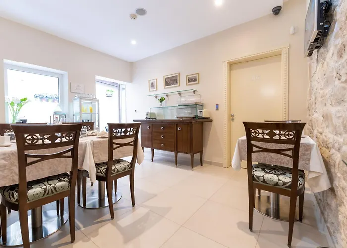 Heritage Antique 4* Σπλιτ