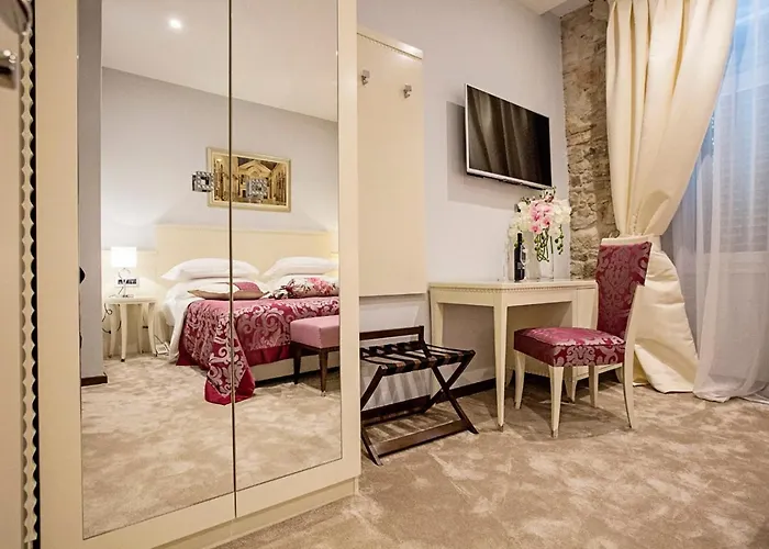 Heritage Antique Hotel