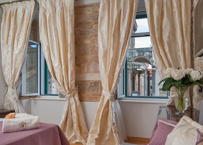 Heritage Antique Ξενοδοχείο 4*