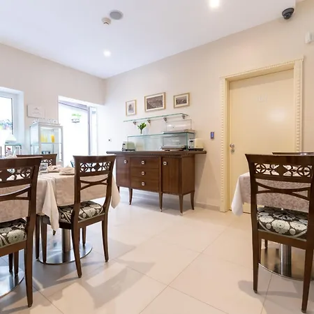 アンティーク ラグジュアリー ルーム 4* スプリト