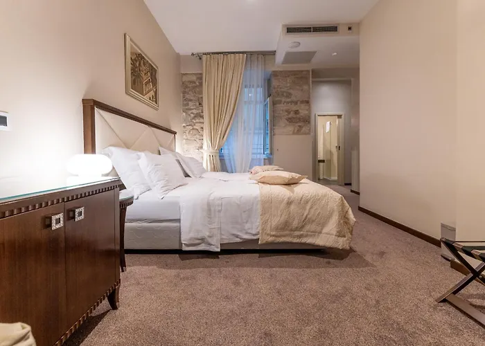 アンティーク ラグジュアリー ルーム 4* スプリト