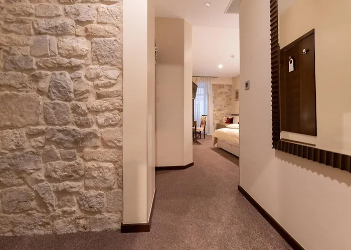 アンティーク ラグジュアリー ルーム ホテル