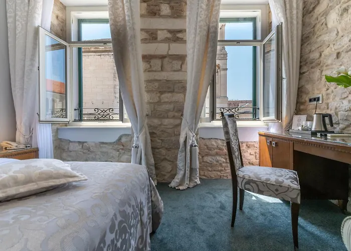 アンティーク ラグジュアリー ルーム ホテル スプリト