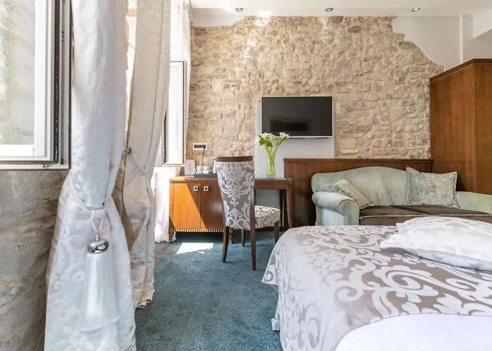 アンティーク ラグジュアリー ルーム ホテル